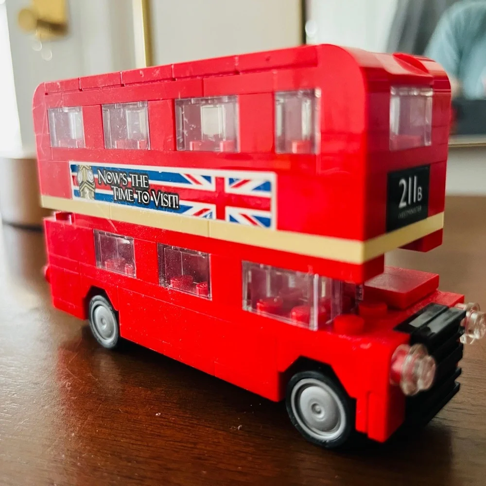 LEGO Authentic London Double-Decker Red Bus - Picture 1 of 5